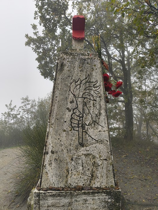 Monumento alla Stella Rossa e ai caduti di Monte Sole, dedicato alla memoria dei caduti.