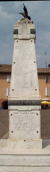 Monumento ai Caduti di Ciano d'Enza, commemorazione dei partigiani e dei caduti della resistenza.