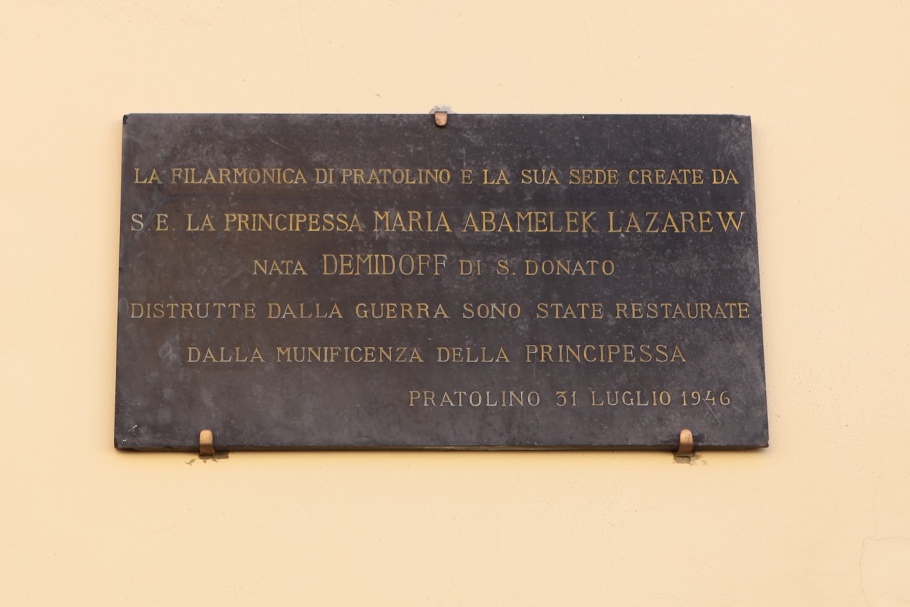 Lapide commemorativa per la ricostruzione della Filarmonica di Pratolino, dedicata dalla Principessa Maria Abamelek Lazarew.