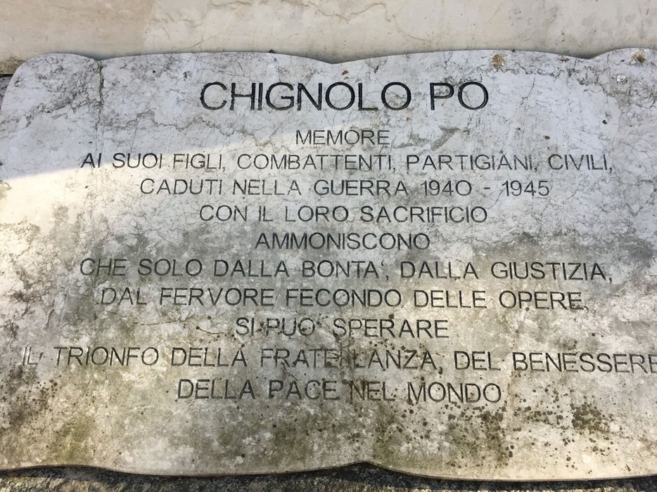 Monumento ai caduti di Chignolo Po, dedicato a combatti e partigiani della guerra 1940-1945.
