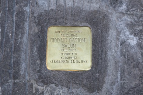 Pietra d'inciampo dedicata a Didato Gastone Sadun, vittima della persecuzione nazifascista.