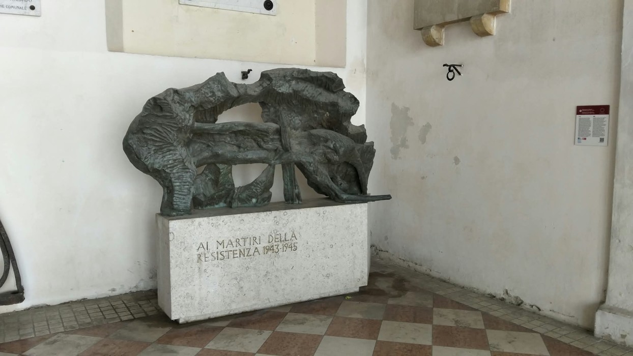 Monumento ai martiri della Resistenza, Comune di Palmanova (UD), foto 2