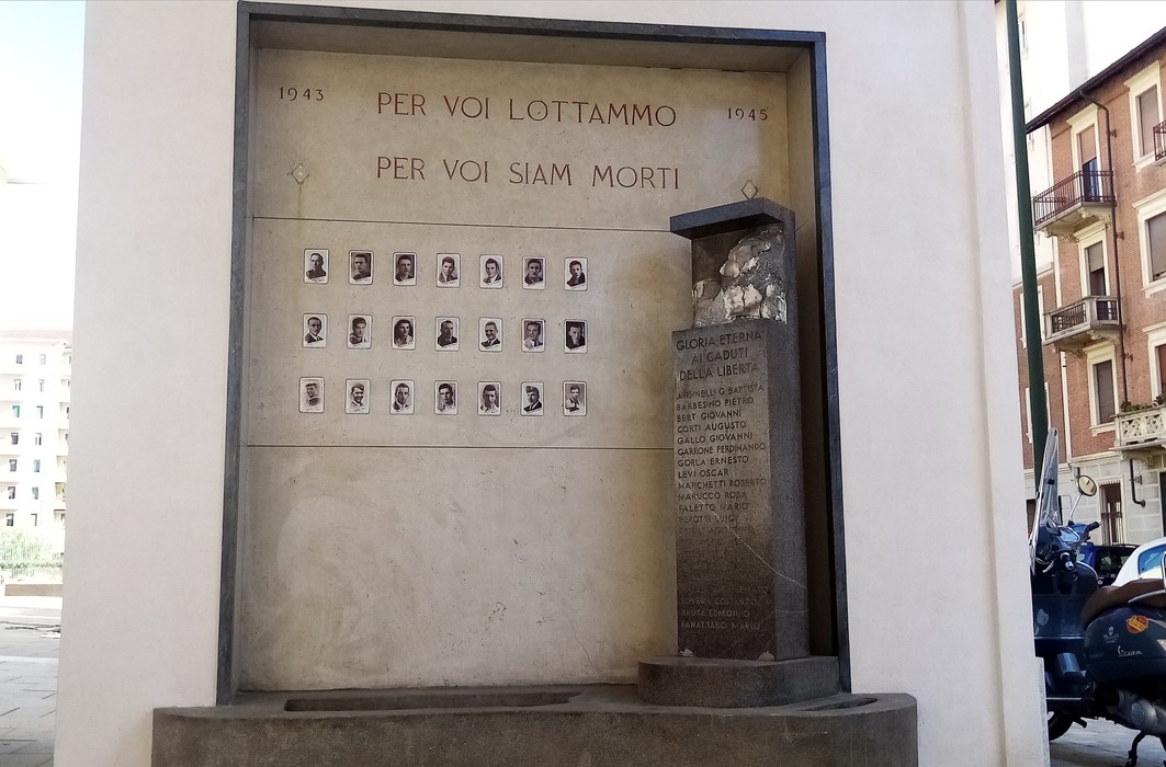 Monumento ai caduti dello stabilimento Lancia, commemorazione dei lavoratori nel periodo bellico.