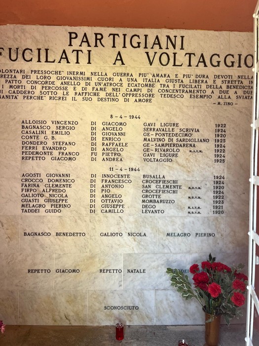 Monumento ai Martiri di Voltaggio, in memoria dei partigiani caduti durante la Seconda Guerra Mondiale.