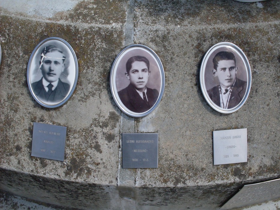 Fotografia del "Monumento alla Pace e alla Libertà", commemorativo di figure storiche e della loro memoria.
