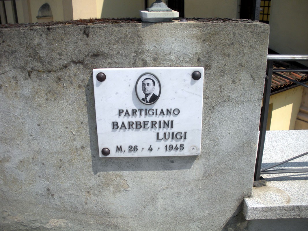 Lapide commemorativa dedicata al partigiano Luigi Barberini, in memoria della sua eroica resistenza.