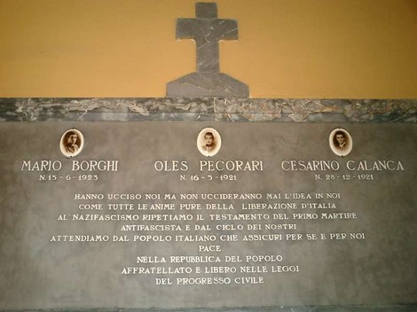 Cappella in memoria di Mario Borghi, Oles Pecorari e Cesario Calanca, simbolo di lotta per la libertà.