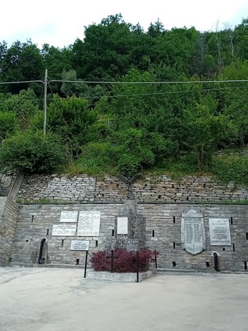 Monumento ai caduti, Comune di Pornassio (IM), foto 2