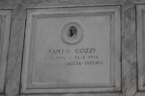 Sacrario dei partigiani di Torbella con lapide commemorativa di Santo Cozzi, partigiano caduto.