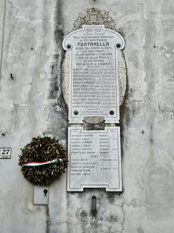 Lapidi ai Caduti di Fontanella Grazioli, Comune di Casalromano (MN), foto 2