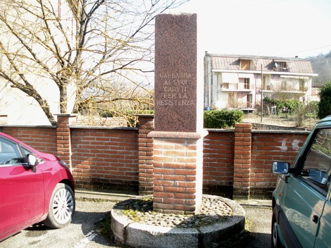 Monumento ai Caduti per la Resistenza di Garbagna, dedicato alla memoria dei combattenti per la libertà.