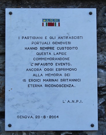 Lapide commemorativa dedicata ai marinai britannici, realizzata dai partigiani genovesi.