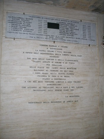 Sacrario dei caduti di Luzzara: monumento commemorativo dedicato ai patrioti e alla resistenza.