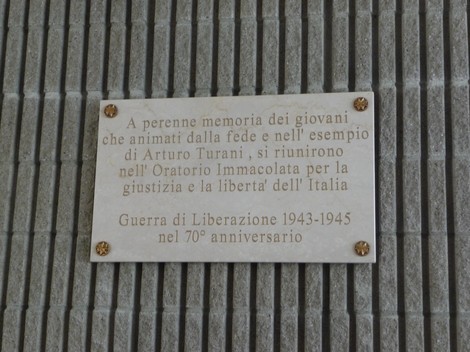 Lapide commemorativa in memoria della Banda Turani, dedicata ai giovani della Guerra di Liberazione 1943-1945.