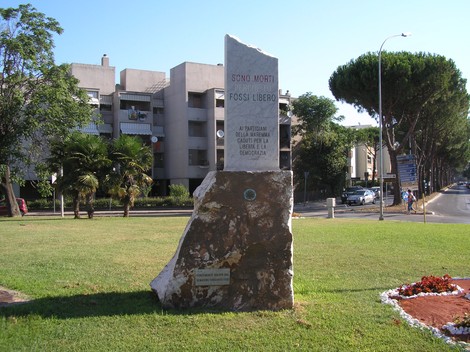 Cippo dedicato ai partigiani della Maremma, in memoria della loro lotta per la libertà e la democrazia.