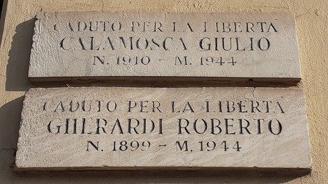 Lapidi commemorative dedicate ai caduti Calamosca Giulio e Gherardi Roberto, in onore della libertà.