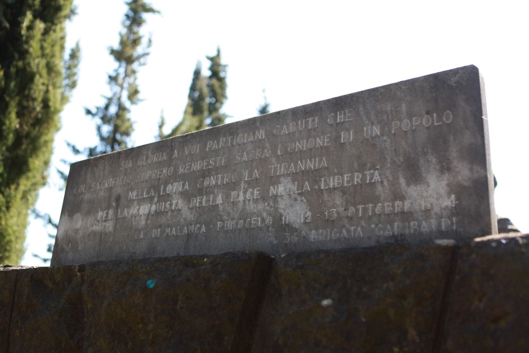 Monumento ai caduti di Purocielo, dedicato ai partigiani che combatterono per la libertà e l'unità del popolo.