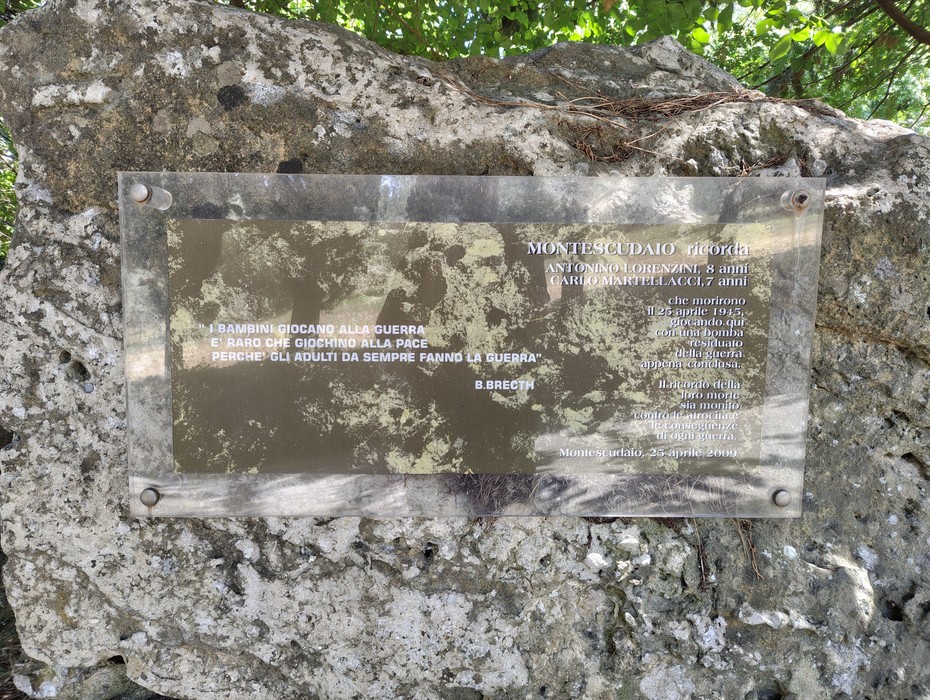 Monumento a Lorenzini e Martellacci, Comune di Montescudaio (PI), foto 2