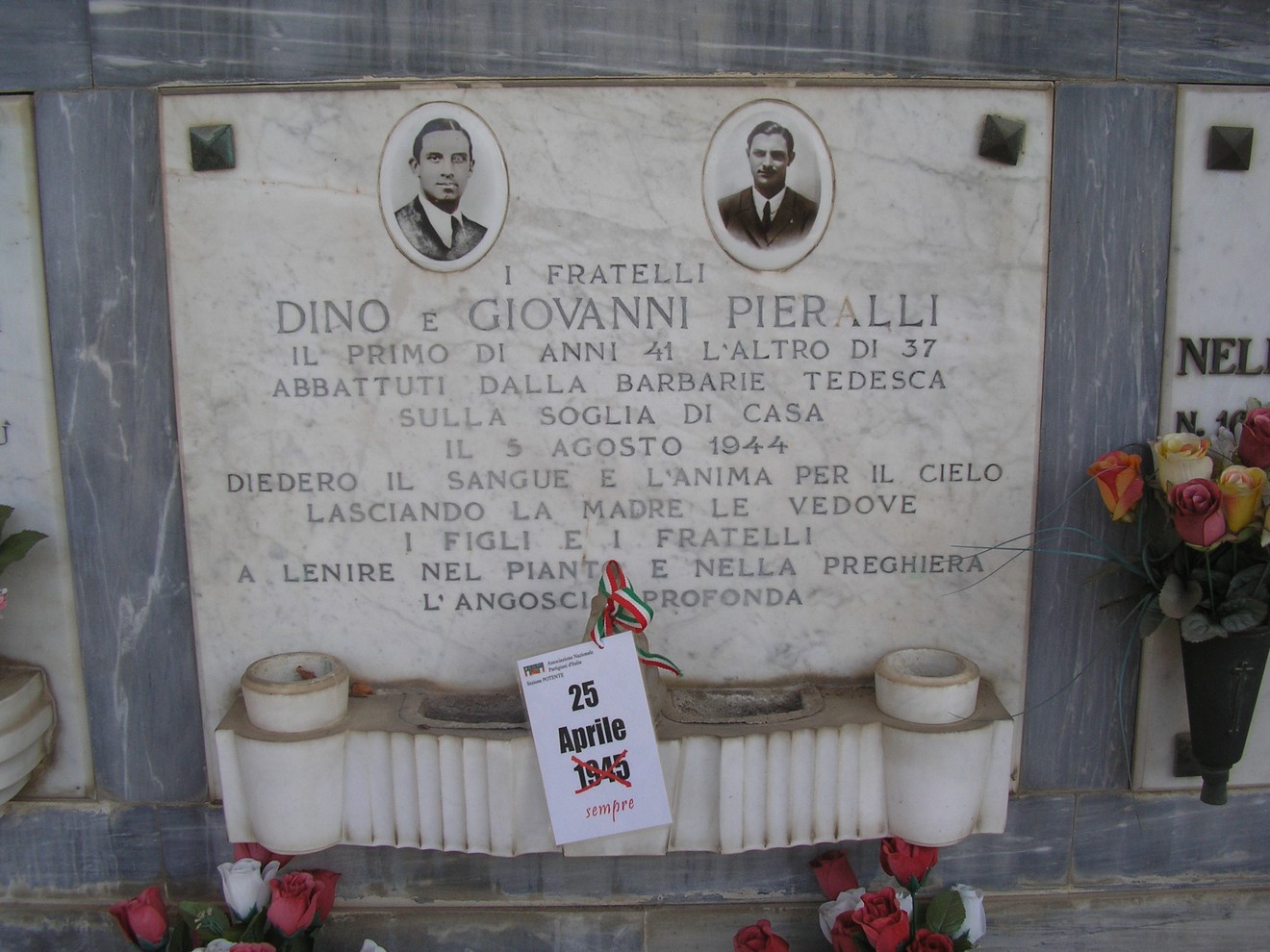 Sepolcro dei Pieralli, commemorazione dei fratelli Dino e Giovanni, caduti nel 1944 per la libertà.