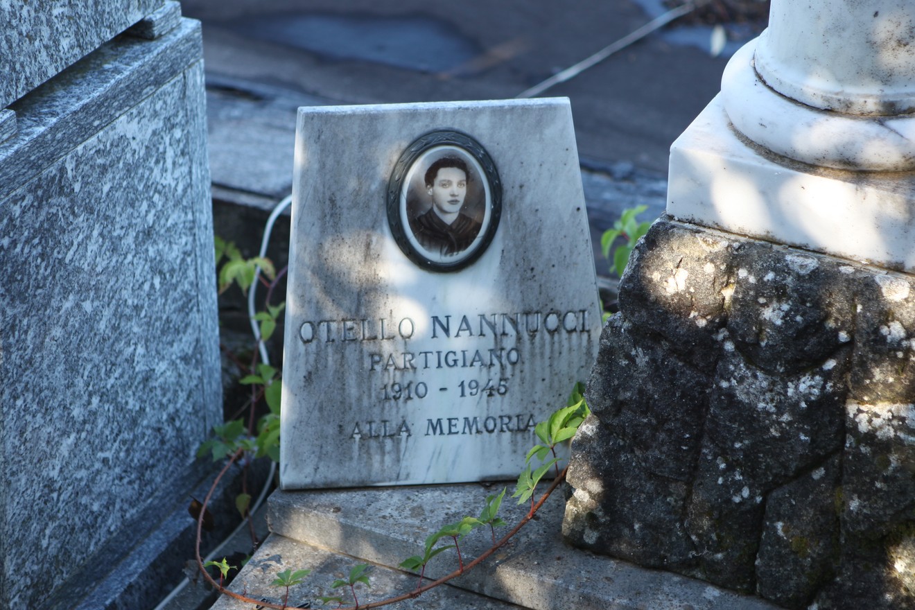 Lapide commemorativa di Otello Nannucci, partigiano, dedicata alla sua memoria.