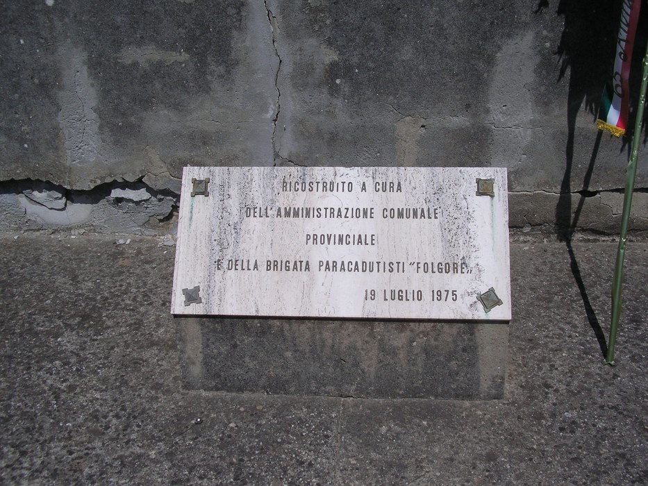 Sacrario del Castellaccio: monumento commemorativo dedicato ai paracadutisti della Brigata Folgore.