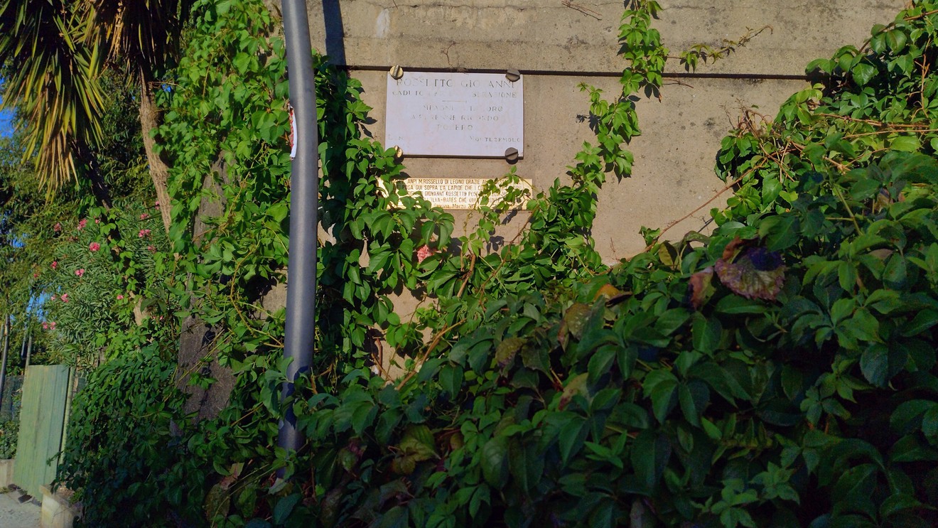 Lapide a Rossetto, Comune di Savona (SV), foto 1
