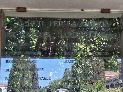 Sacrario dei Partigiani, memoriale dedicato ai caduti per la libertà, immerso nel verde.