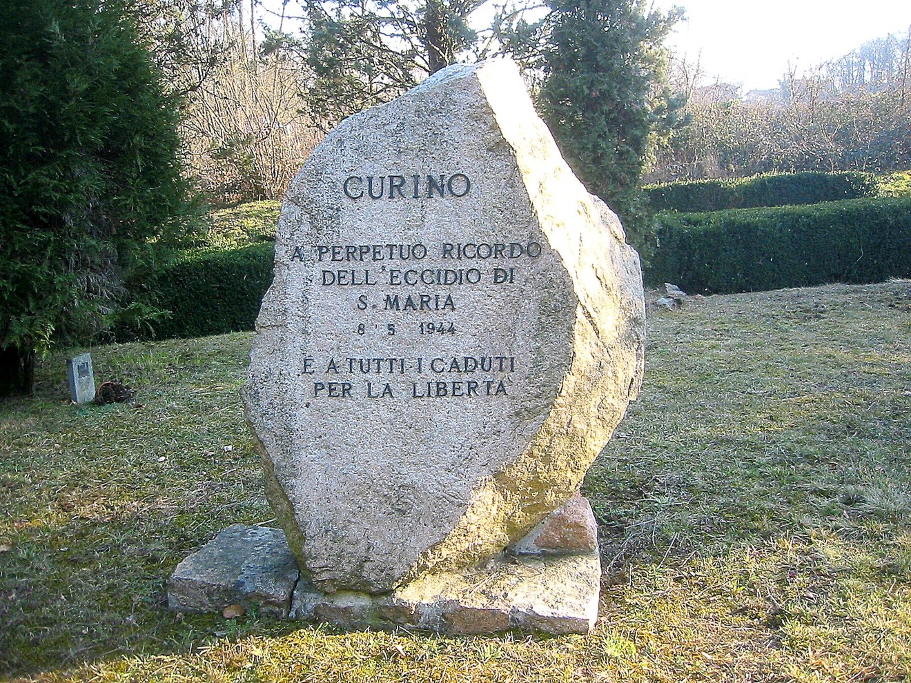 Monumento ai caduti di Santa Maria, in memoria dell'eccidio del 8 settembre 1944.