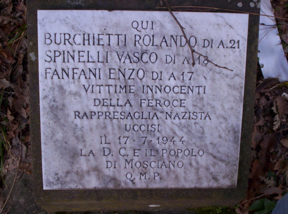 Cippo commemorativo dedicato a Burchietti, Spinelli e Fanfani, vittime del nazismo il 17 luglio 1944.