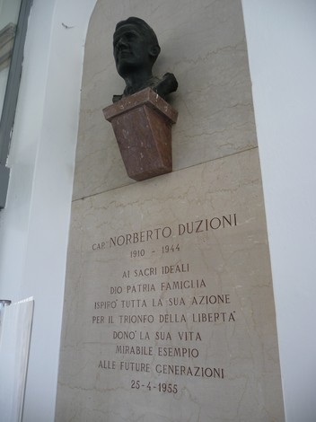 Lapide a Duzioni, Comune di Bergamo (BG), foto 1