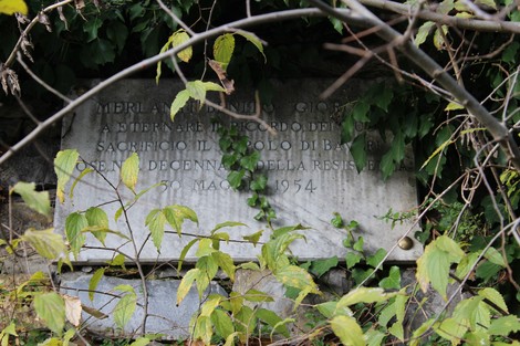 Lapide a Merlanti, Comune di Genova (GE), foto 1