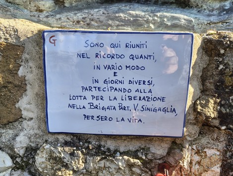Monumento di Lonchio, dedicato alla memoria dei partecipanti alla lotta per la liberazione.