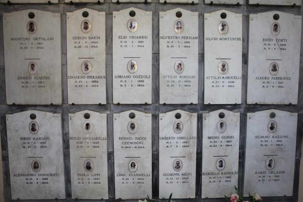Sacrario dei partigiani fiorentini: monumento commemorativo con nomi e volti dei caduti per la libertà.