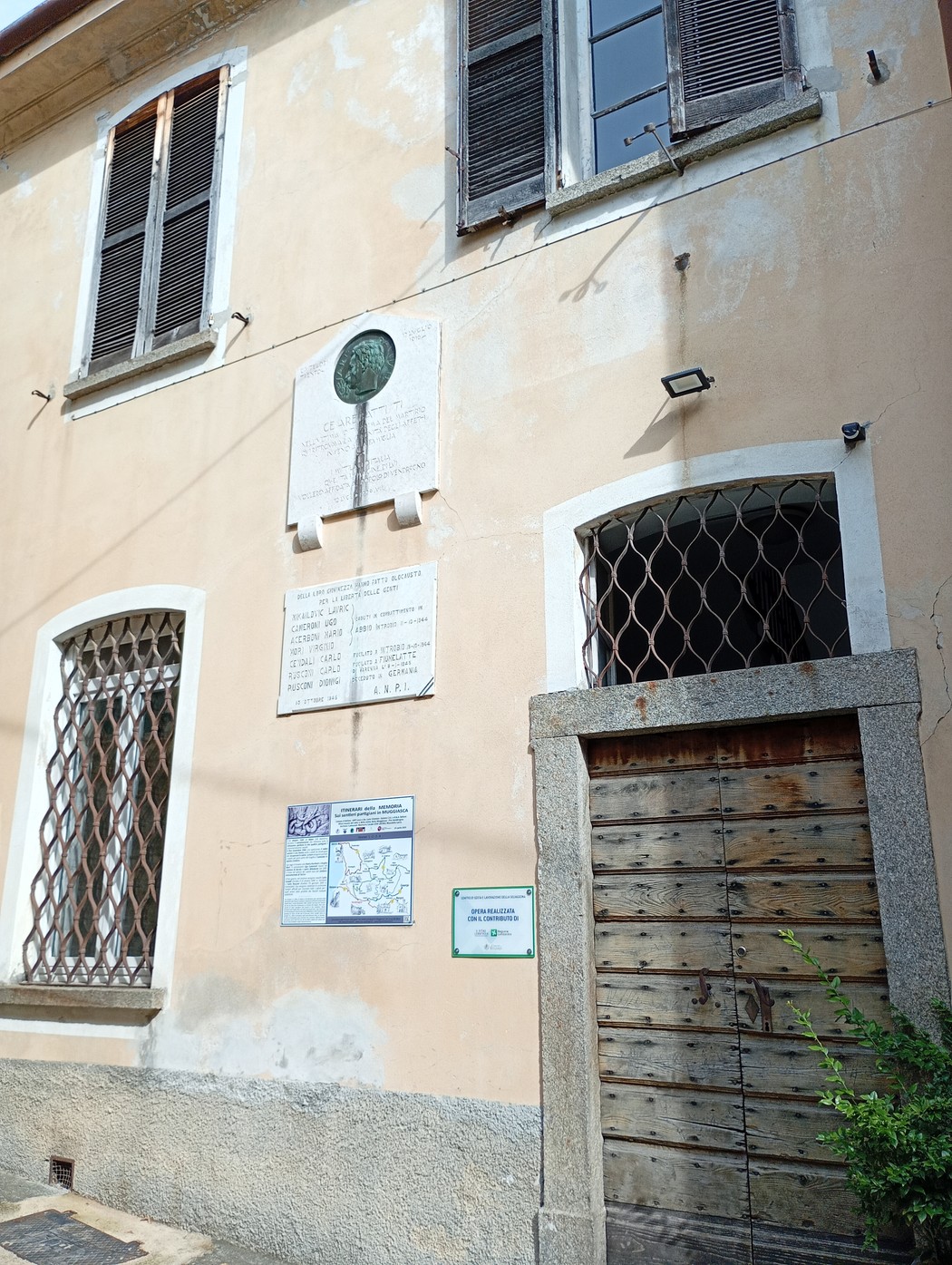 Lapide ai partigiani a Vendrogno, Comune di Bellano (LC), foto 1