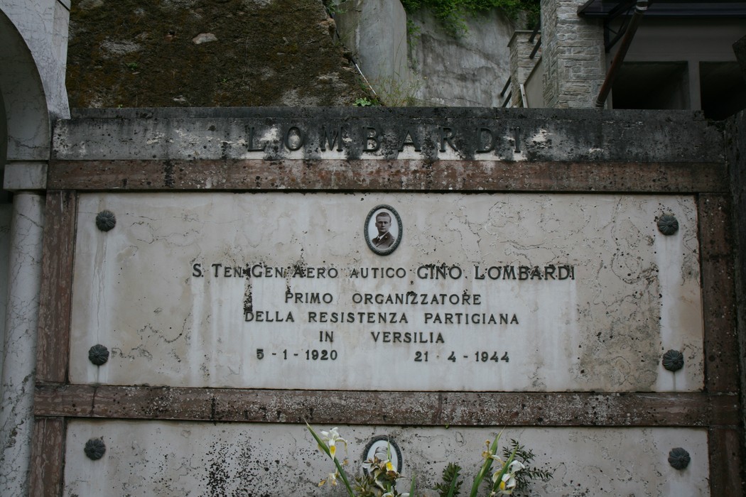 Sepolcri della famiglia Lombardi, commemorazione di Gino Lombardi, organizzatore della Resistenza in Versilia.