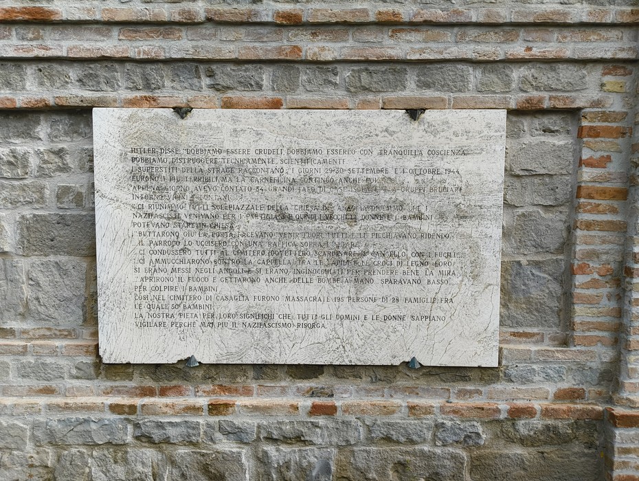 Cimitero di Casaglia: un luogo di memoria e riflessione immerso nella quiete e nella bellezza della natura.