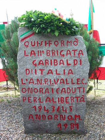 Cippo commemorativo della 2° brigata Garibaldi, in onore dei caduti per la libertà.