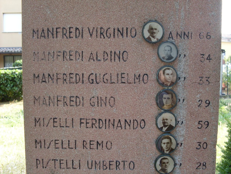 Monumento commemorativo ai martiri di Sesso, dedicato ai caduti della comunità.