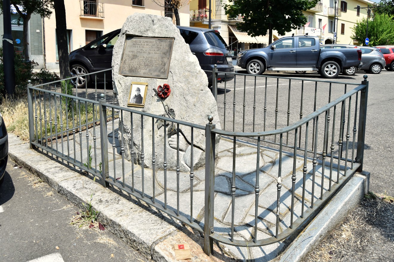 Monumento a Caporossi, Comune di Mathi (TO), foto 1