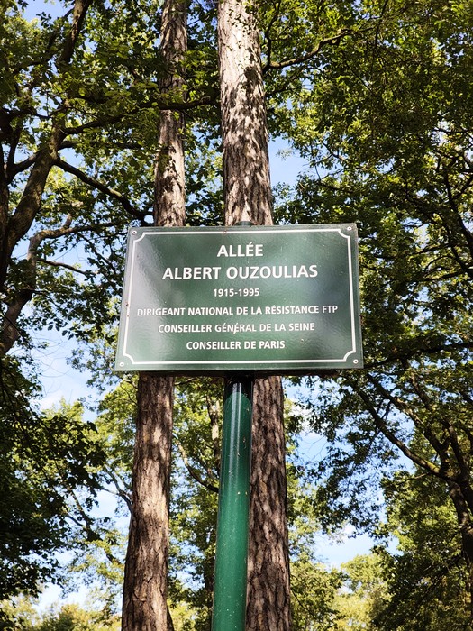 Monumento ai fucilati della cascata del Bois de Boulogne, Francia, foto 8