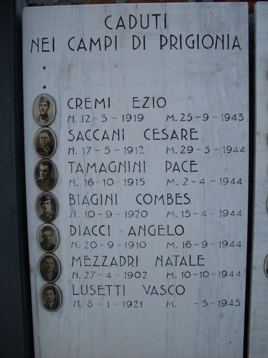Lapidi commemorative per i caduti della Liberazione, in memoria dei soldati e delle vittime di guerra.