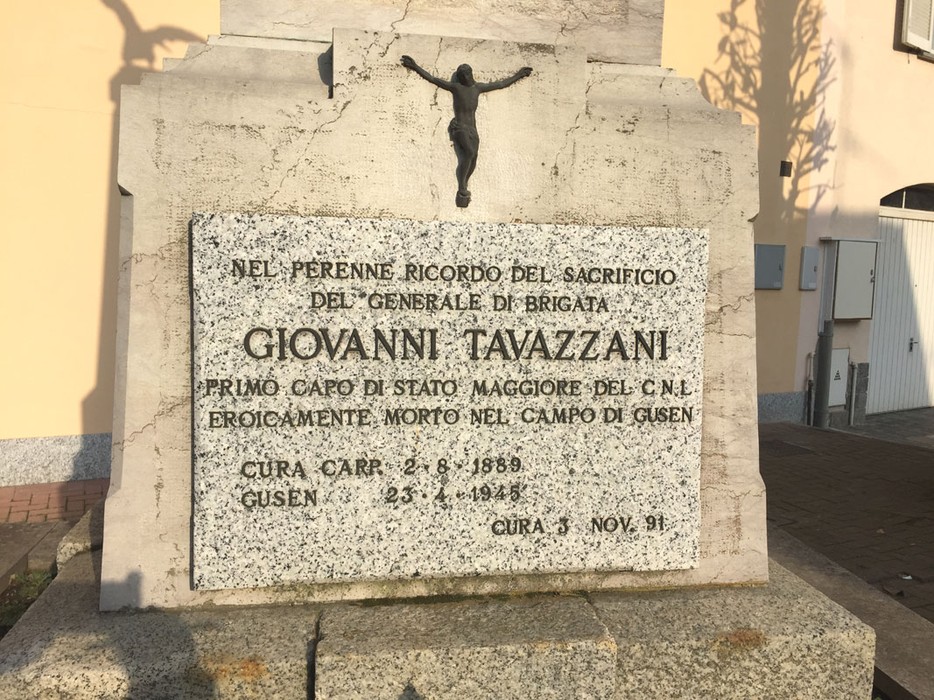 Monumento ai caduti di Cura Carpignano, dedicato al sacrificio del generale Giovanni Tavazzani.