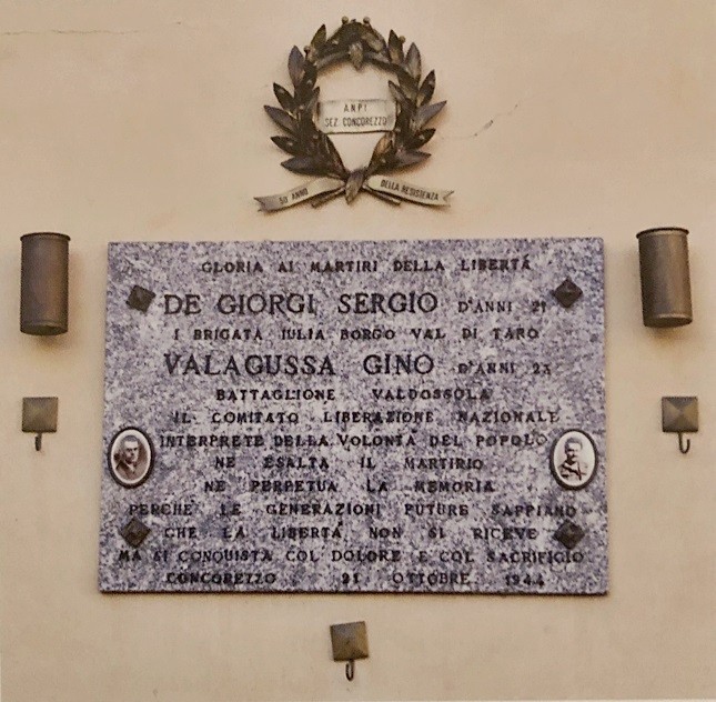 Targa commemorativa dedicata ai martiri De Giorgi Sergio e Valagussa Gino, victimes della libertà.
