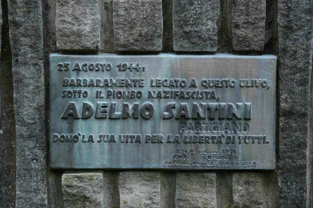 Monumento a Santini, commemorazione del partigiano Adelfo Santini, vittima del nazifascismo.